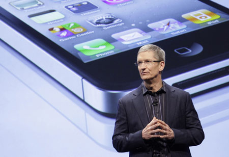 apple-ceo-tim-cook-iphone-5